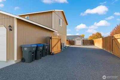 526 N Monarch Street, Moses Lake, WA 98837 - Photo 3