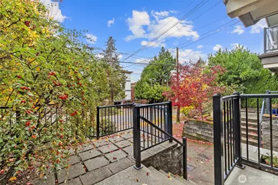 2516 Yale Avenue E #C, Seattle, WA 98102 - Photo 3