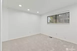 12020 NE 66th St, Kirkland, WA 98033 - Photo 19