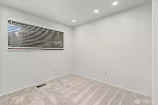 12020 NE 66th St, Kirkland, WA 98033 - Photo 17