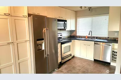 485 SW Bayshore Drive #C301, Oak Harbor, WA 98277 - Photo 7