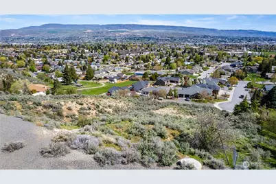1530 Skyline Drive, Wenatchee, WA 98801 - Photo 3