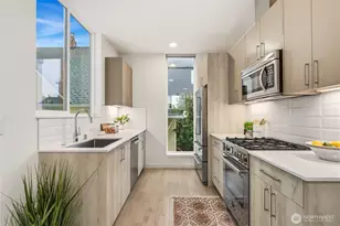 437 NE 73rd St, Seattle, WA 98115 - Photo 5