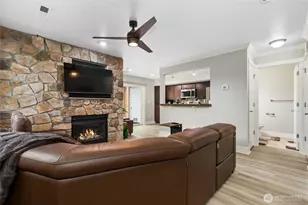 11121 7th Pl W, Everett, WA 98204 - Photo 1