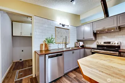 12161 S Keyport Road NE, Poulsbo, WA 98370 - Photo 11