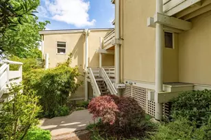 1724 26th Ave, Seattle, WA 98122 - Photo 3