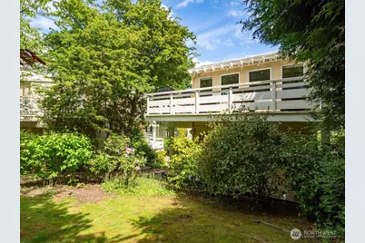 1724 26th Avenue, Seattle, WA 98122 - Photo 1