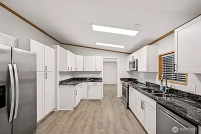 207 Noble Fir Circle, Enumclaw, WA 98022 - Photo 5