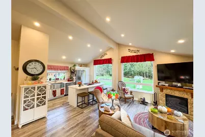 8402 209th Street E, Spanaway, WA 98387 - Photo 5