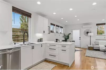 225 24th Avenue, Seattle, WA 98122 - Photo 11