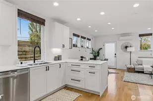 225 24th Ave, Seattle, WA 98122 - Photo 11