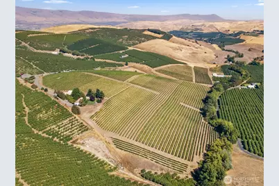 2018 Steele Road, The Dalles, OR 97058 - Photo 5