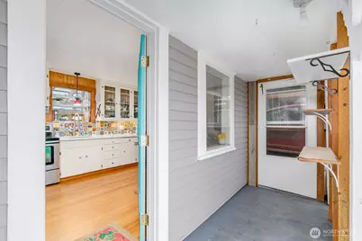 1026 W Mukilteo Boulevard, Everett, WA 98203 - Photo 5