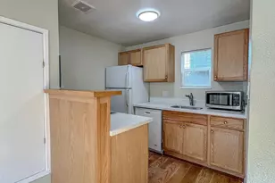 7103 Linden Ave N, Seattle, WA 98103 - Photo 17