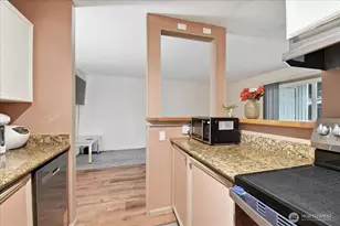 12515 NE 132nd Ct, Kirkland, WA 98034 - Photo 9