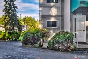 13045 15th Ave NE, Seattle, WA 98125 - Photo 5