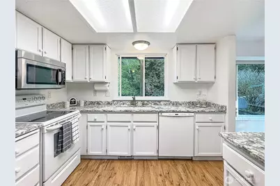 10701 Glenwood Drive SW, Lakewood, WA 98498 - Photo 13