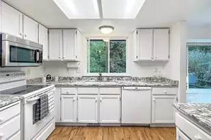 10701 Glenwood Dr SW, Lakewood, WA 98498 - Photo 13