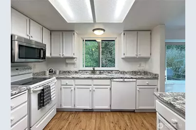 10701 Glenwood Drive SW, Lakewood, WA 98498 - Photo 9