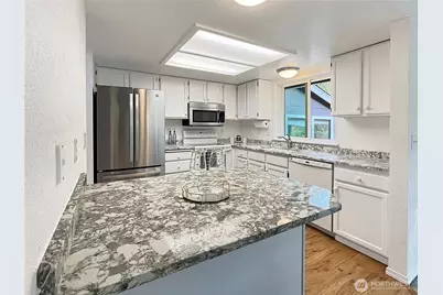 10701 Glenwood Drive SW, Lakewood, WA 98498 - Photo 11