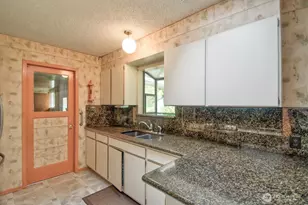 610 N 11th St, Elma, WA 98541 - Photo 9