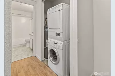 12631 NE 9th Place #C205, Bellevue, WA 98005 - Photo 11