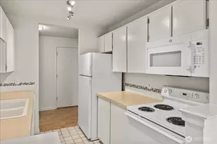 12631 NE 9th Pl, Bellevue, WA 98005 - Photo 9