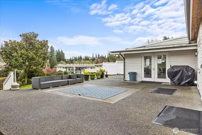 12631 NE 9th Place #C205, Bellevue, WA 98005 - Photo 17