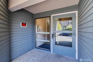 19414 Aurora Ave N, Shoreline, WA 98133 - Photo 13