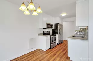 19414 Aurora Ave N, Shoreline, WA 98133 - Photo 23