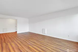 19414 Aurora Ave N, Shoreline, WA 98133 - Photo 17