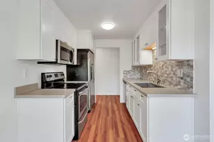 19414 Aurora Ave N, Shoreline, WA 98133 - Photo 21