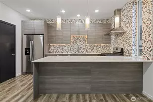 9221 Linden Ave N, Seattle, WA 98103 - Photo 9