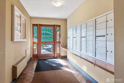 530 W Olympic Place #301, Seattle, WA 98119 - Photo 31