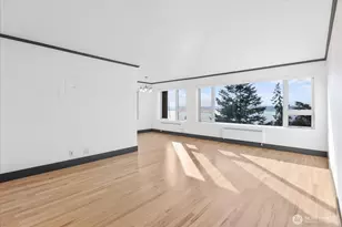 530 W Olympic Pl, Seattle, WA 98119 - Photo 3