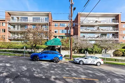 530 W Olympic Place #301, Seattle, WA 98119 - Photo 25