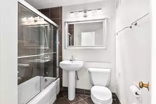 530 W Olympic Pl, Seattle, WA 98119 - Photo 17