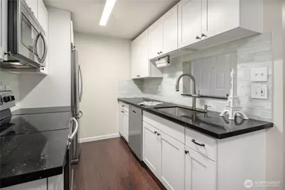 14200 NE 171st Street #E105, Woodinville, WA 98072 - Photo 11