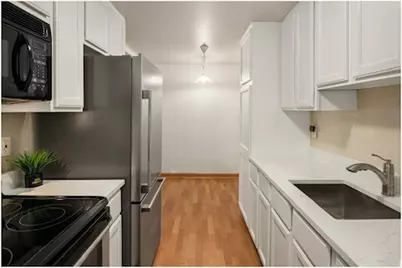 919 2nd Avenue W #204, Seattle, WA 98119 - Photo 11