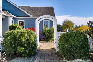 784 Windrose Dr, Coupeville, WA 98239 - Photo 9