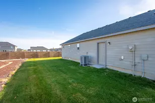 908 Redmond Ave NE, Quincy, WA 98848 - Photo 31