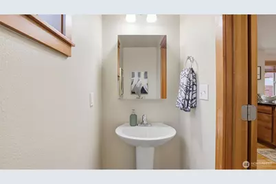 2342 44th Avenue SW #A, Seattle, WA 98116 - Photo 17