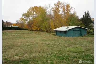 425 E Richmond Avenue, Dayton, WA 99328 - Photo 5