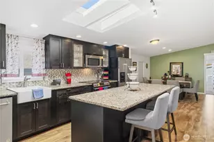 620 NE Saturn Ln, Bremerton, WA 98311 - Photo 9