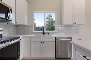 3205 19th St, Everett, WA 98201 - Photo 3