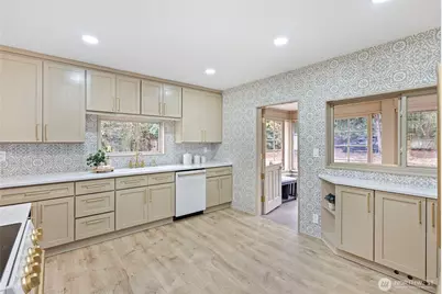 15802 34th Avenue E, Tacoma, WA 98446 - Photo 9