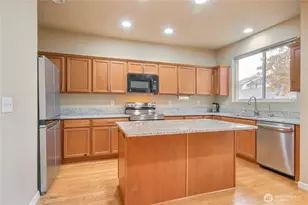 1611 W Smith Ct, Kent, WA 98032 - Photo 11