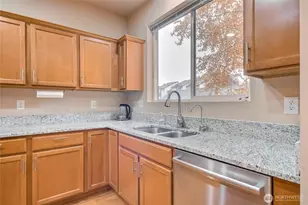 1611 W Smith Ct, Kent, WA 98032 - Photo 13