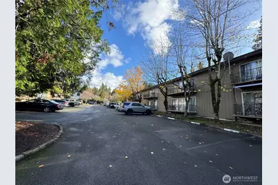 11004 NE 68th Street #910, Kirkland, WA 98033 - Photo 3