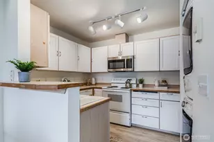 9210 Market Pl, Lake Stevens, WA 98258 - Photo 11